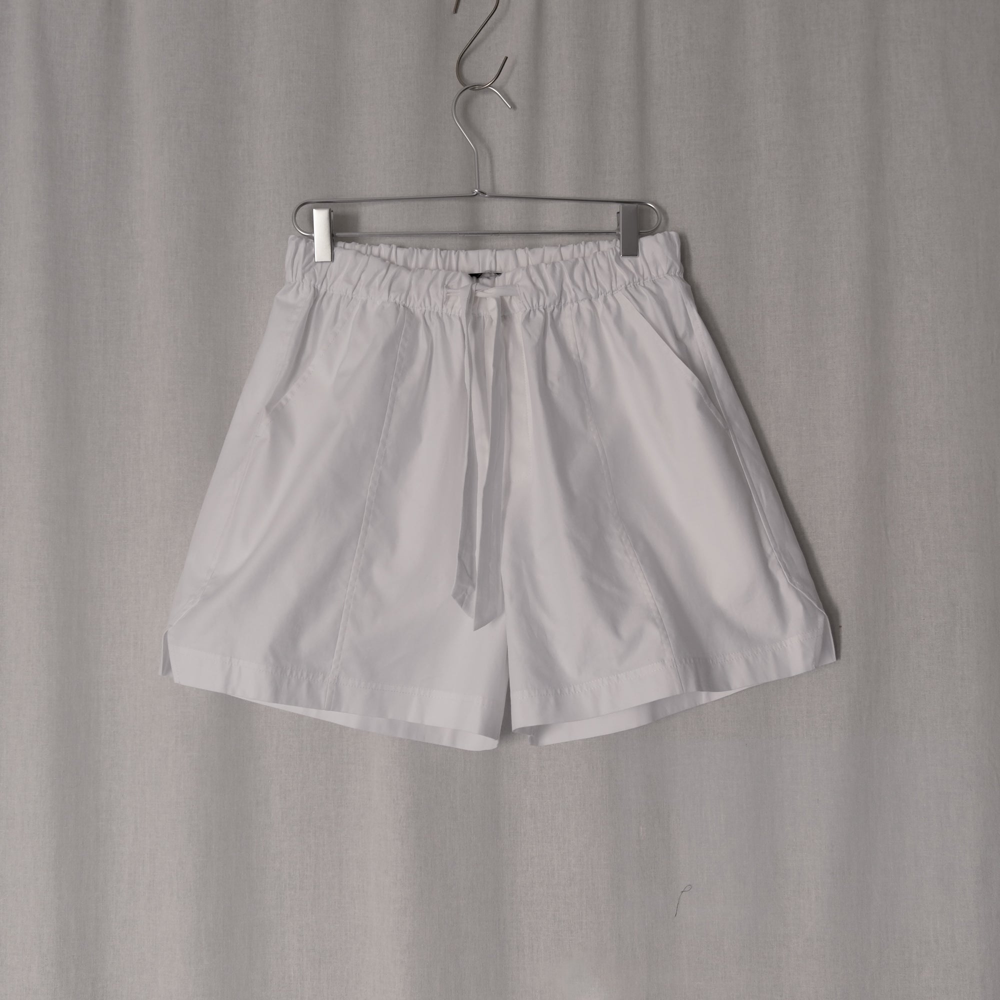 relax wear: short - white